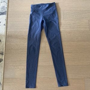 Never Worn. Outdoor Voices, Full length Legging. SIZE XS. Navy Blue.